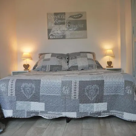 Holiday home Maison De Village La Clemaline